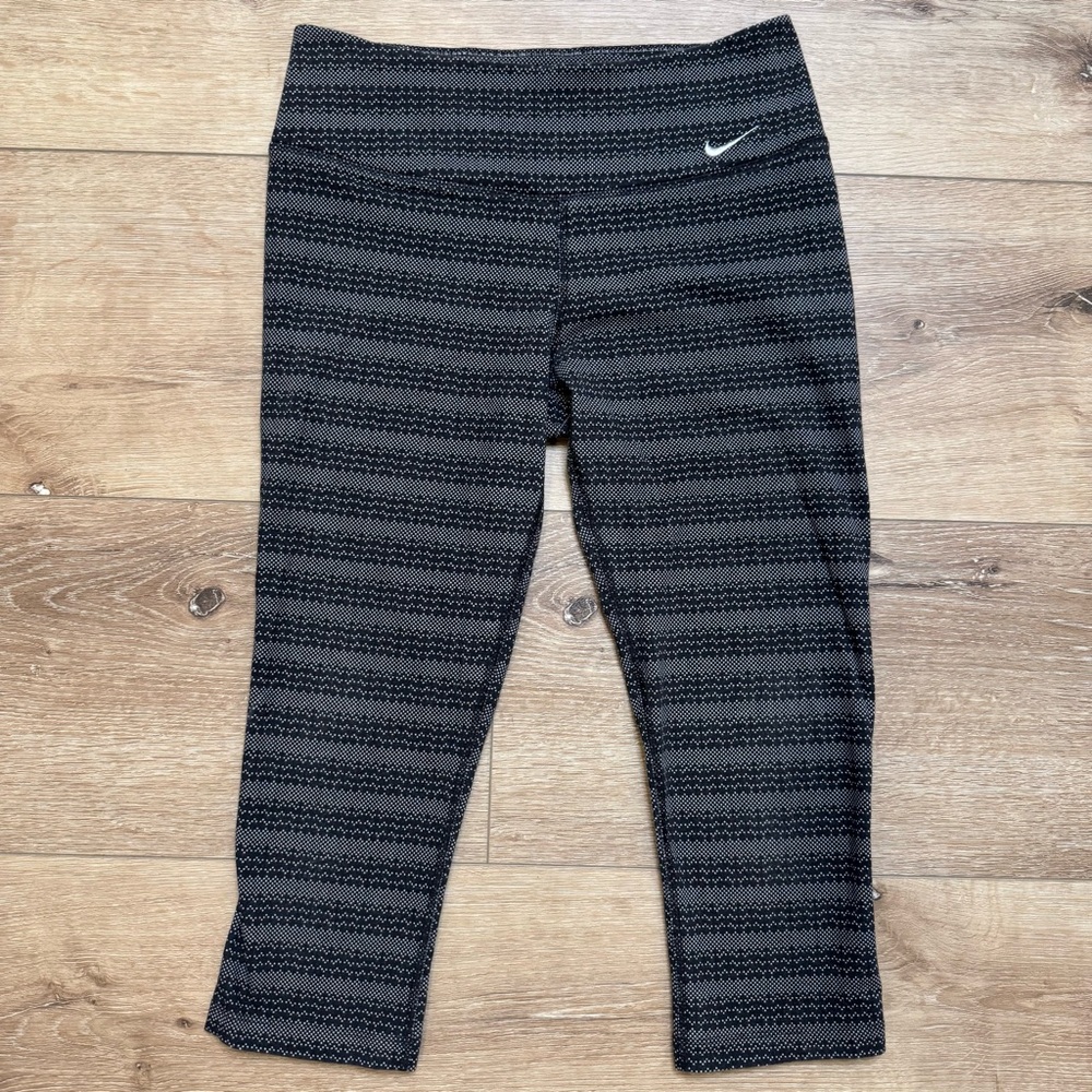 Like New Nike Dri-Fit Black Athletic Leggings Elastic Waist Size Small - Picture 1 of 16
